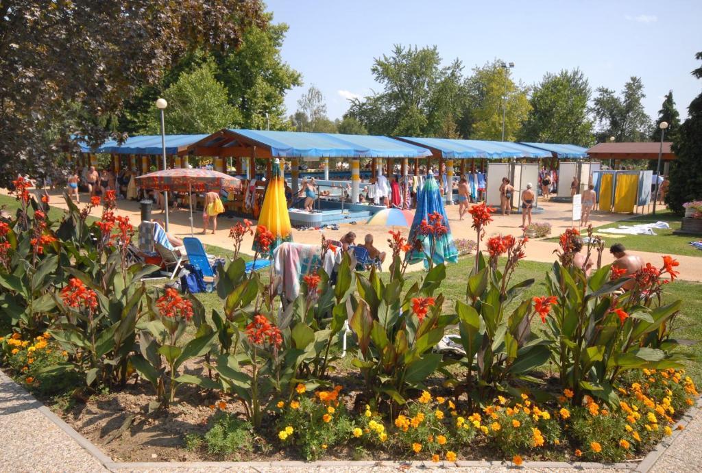 Club Mendan Aparthotel Zalakaros Buitenkant foto
